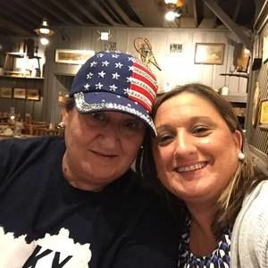 Meet your Posher, Hallie